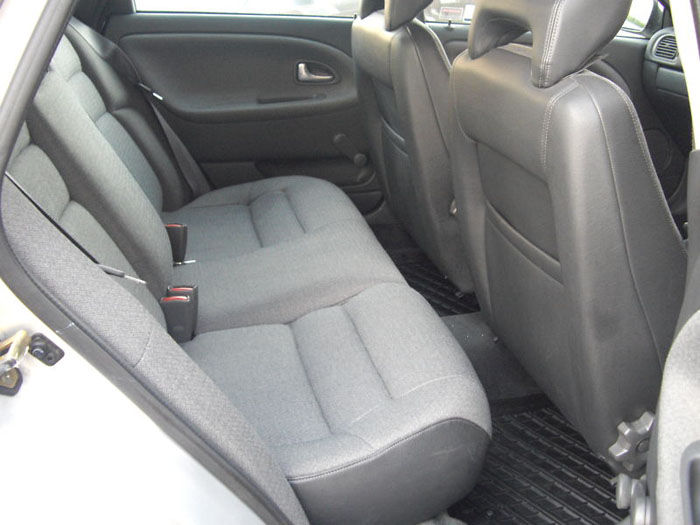 2000 volvo v40 xs silver interior 2