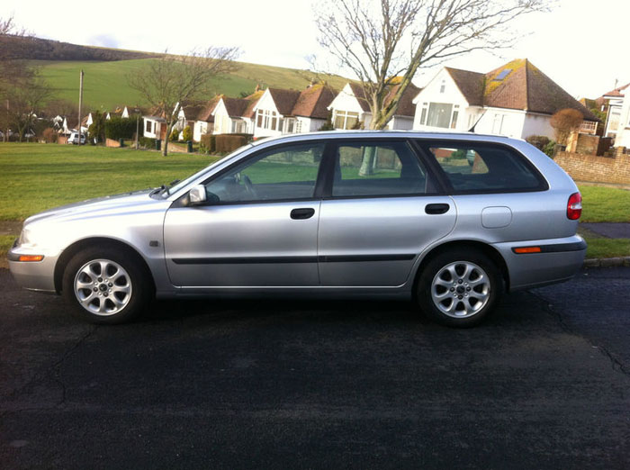 2002 volvo v40 s 1.8 petrol estate 3