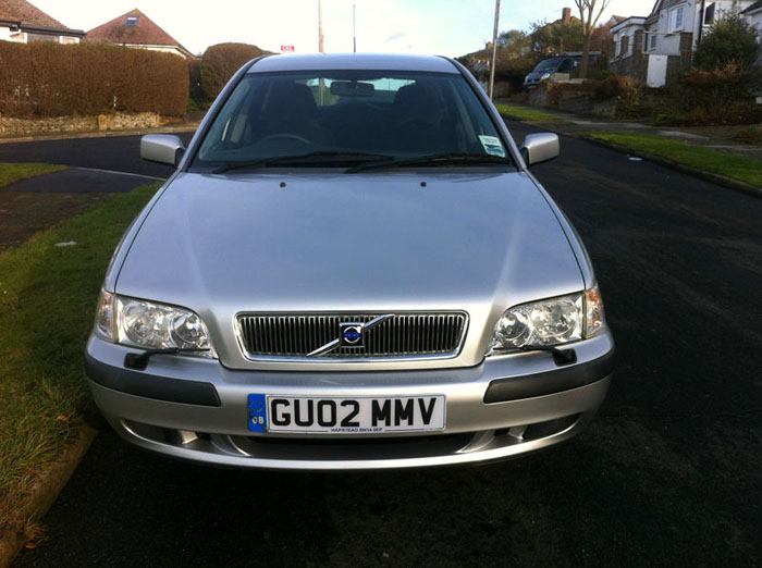 2002 volvo v40 s 1.8 petrol estate front