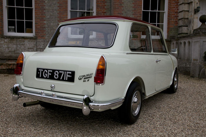 1968 wolseley hornet mk3 show winning concourse condition car back