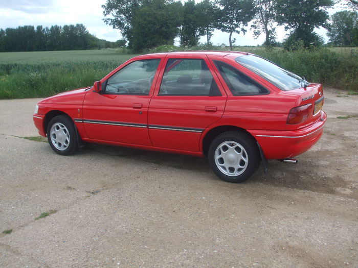 1993 Ford Escort Mk5 1.6 Zetec Ghia 10