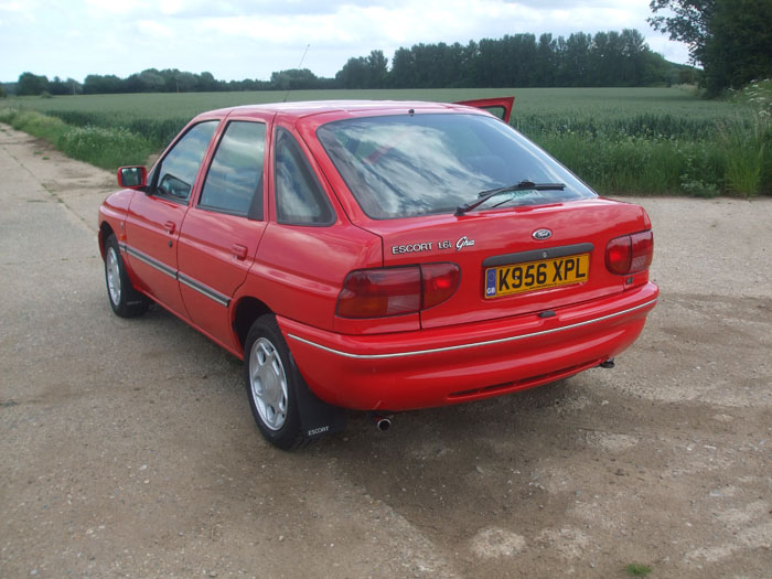 1993 Ford Escort Mk5 1.6 Zetec Ghia 11