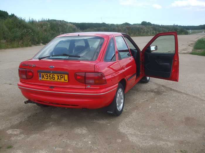 1993 Ford Escort Mk5 1.6 Zetec Ghia 13