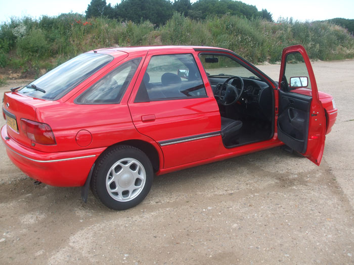 1993 Ford Escort Mk5 1.6 Zetec Ghia 14
