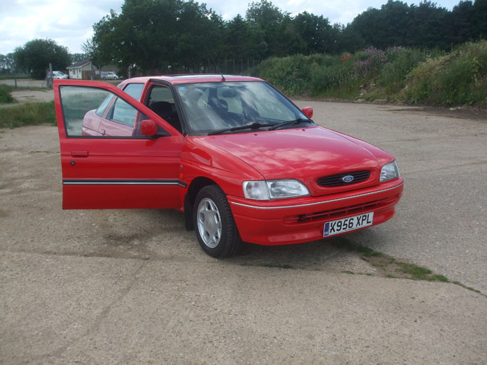 1993 Ford Escort Mk5 1.6 Zetec Ghia 2