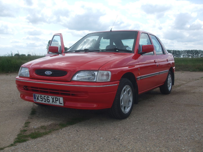 1993 Ford Escort Mk5 1.6 Zetec Ghia 6