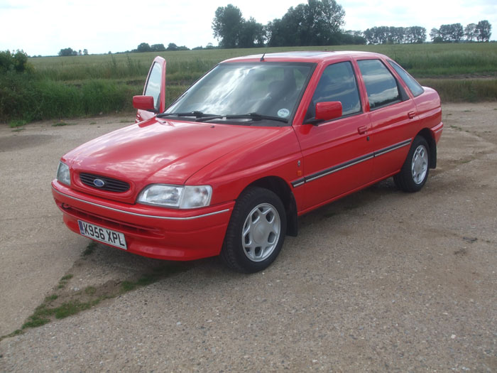 1993 Ford Escort Mk5 1.6 Zetec Ghia 8